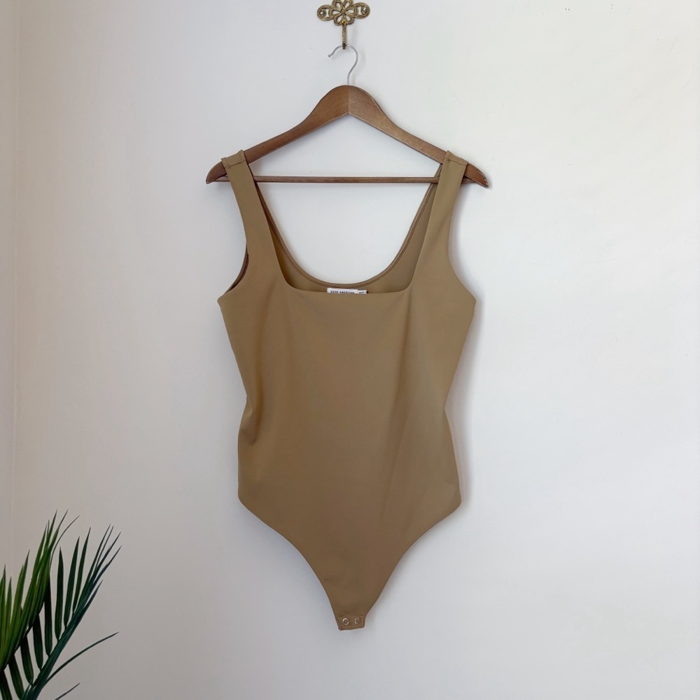Good American Scuba Modern Stretch Thong Bodysuit Sz 5 Large Light Brown NEW